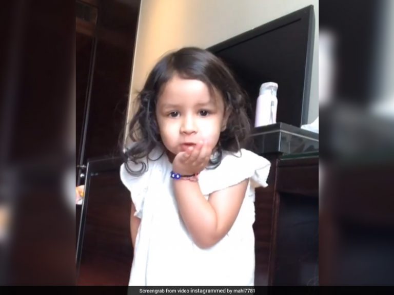 MS Dhoni’s Daughter Ziva Cheering For Hardik Pandya For MAtch